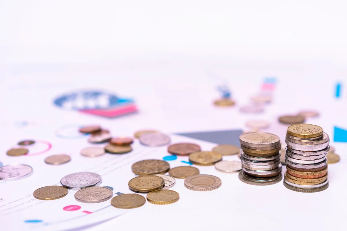 Silver Coins vs Silver Bars: Premiums, Resale and Storage