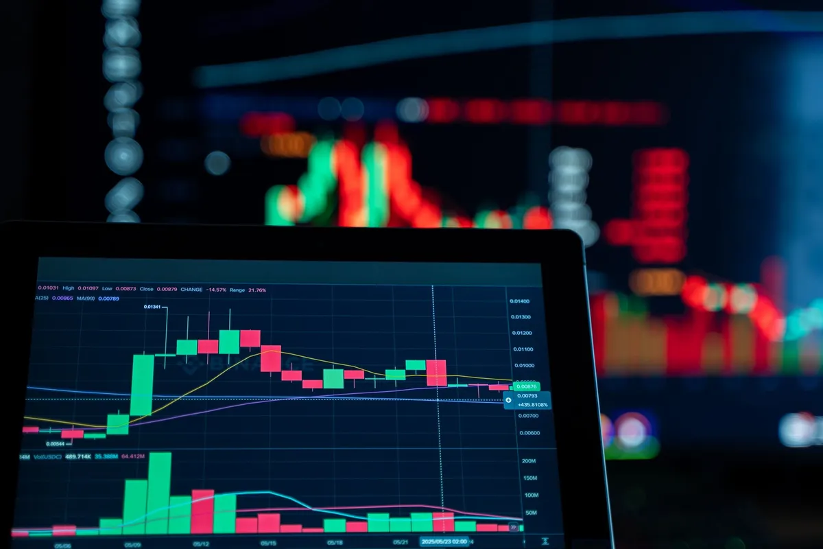 What Moves Gold Prices: Rates, the Dollar and Demand